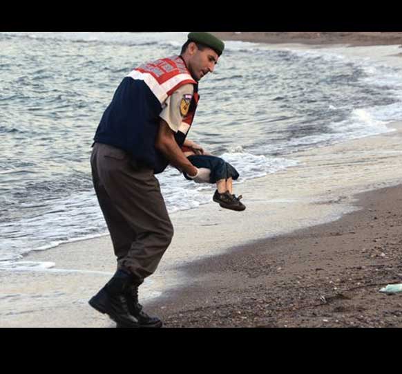 Crisis refugiados: «La historia juzgará a Europa por dejar morir a bebes en sus costas»