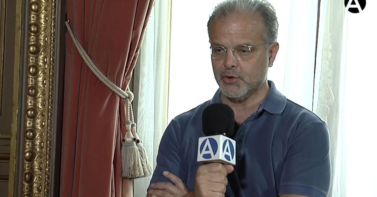 Carlos Franz: En Chile son muy avaros conmigo