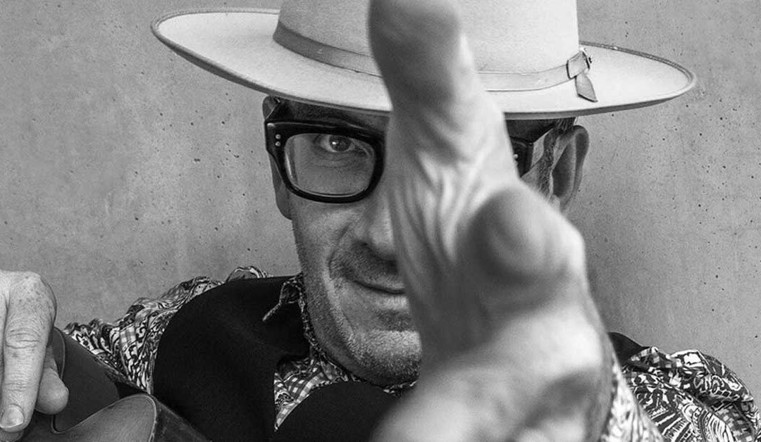 Elvis Costello Detour, muestra sus raíces y evolución