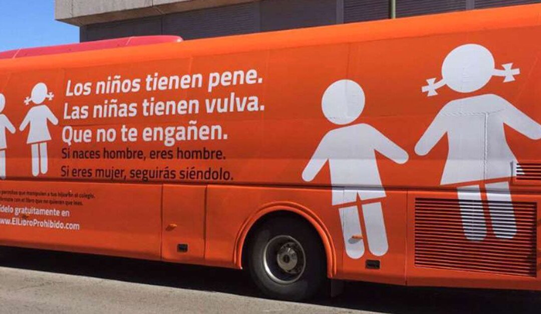 Bus de ultracatólicos Hazte Oír es sacado de circulación por incitar al odio