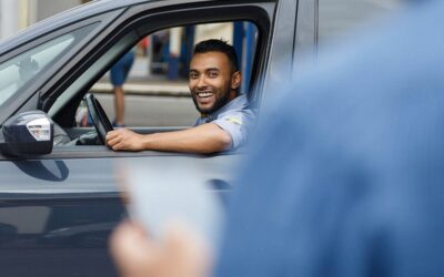 La Unión Europea pide licencias a Uber y a sus taxis