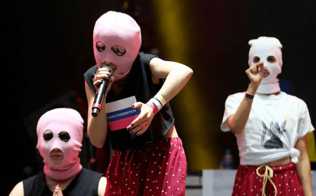 El dolor de cabeza de Putin, Pussy Riot, le da color a Donostia Festibala