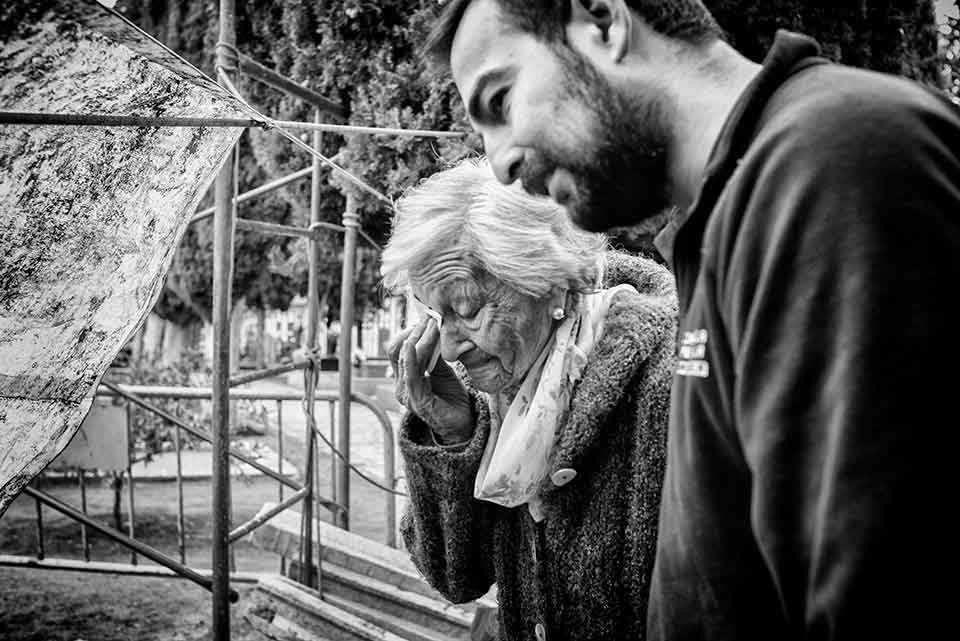 Exhumaciones en España: el fotógrafo que busca la esperanza