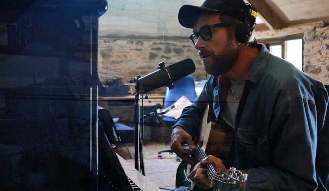 Damon Albarn presenta su nuevo proyecto desde el aislamiento en Boiler Room