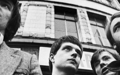 Peter Hook: tributo a Joy Division e Ian Curtis para apoyar la investigación sobre la Epilepsia