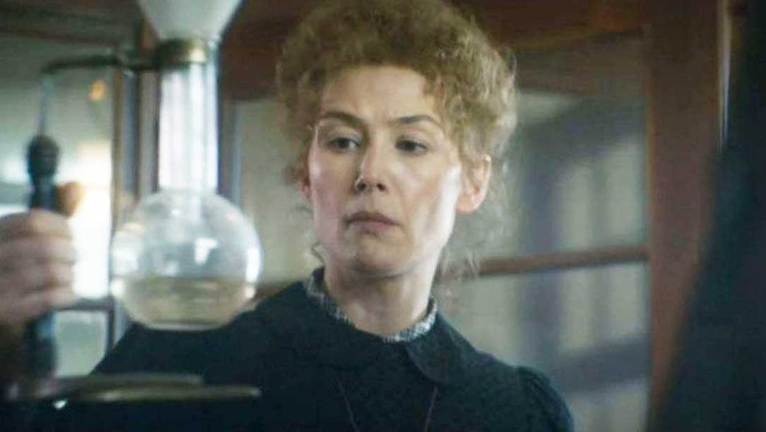 Estrenos 7D: Rosamund Pike da vida a Madame Curie, vuelve Miranda July y De Niro interpreta comedia ‘La guerra con mi abuelo’