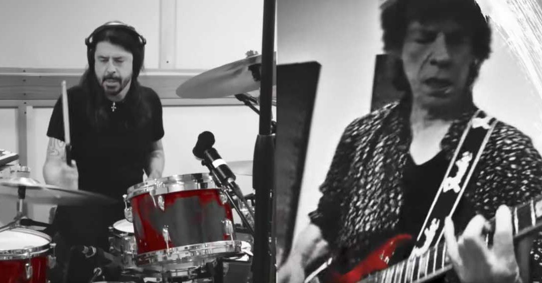 Incombustible Mick Jagger presenta tema con la colaboración de Dave Grohl