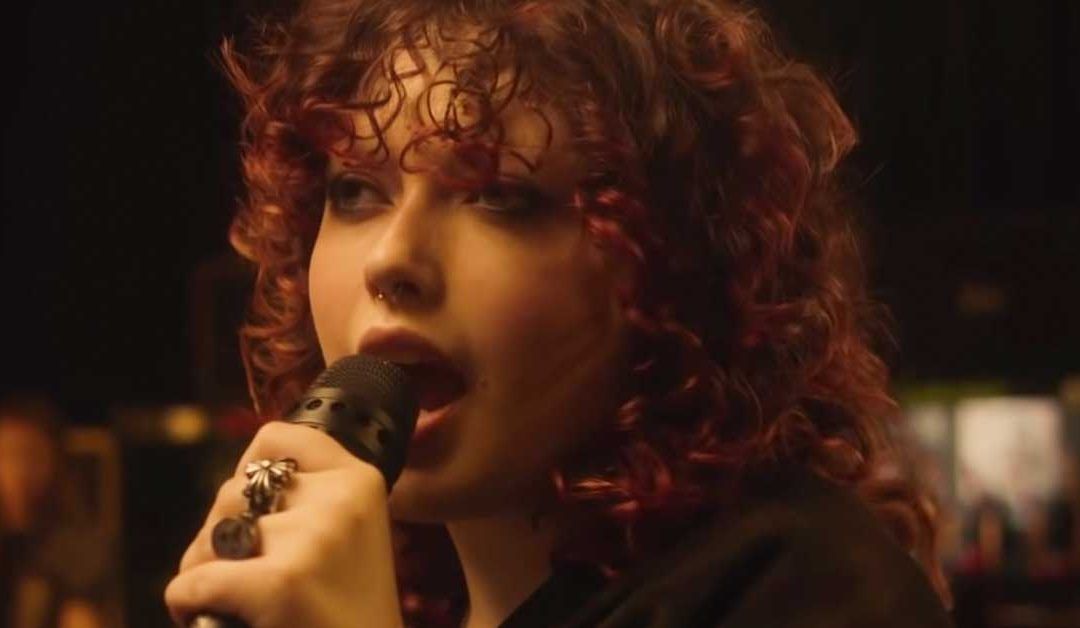 Dave Grohl presenta a su hija Violet en Kimmel Show tocando cover ‘Nausea’ de ‘What Drives Us’