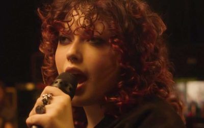 Dave Grohl presenta a su hija Violet en Kimmel Show tocando cover ‘Nausea’ de ‘What Drives Us’