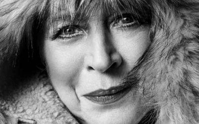 She Walks in Beauty: Marianne Faithfull transforma la poesía en música relax
