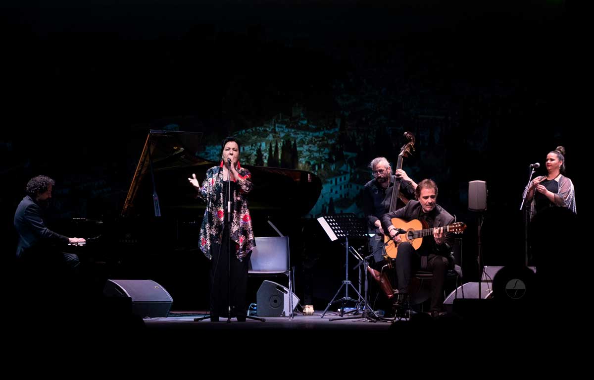 Carmen linares Teatro CircoPrice