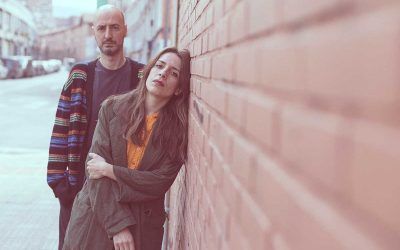 rapera Laura Sam y Juan Escribano, ex de ‘We are Standard’: fusión minimalista de poesía y electrónica