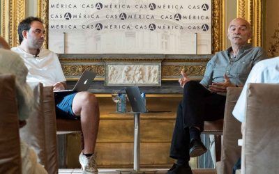 ‘Boquita’ de Martín y Juan Caparrós se publica en España: «El fútbol es popular hoy por la incertidumbre del gol»