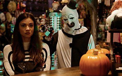 Terrifier 2, el payaso asesino, rompe todas las reglas y se burla de Halloween con un slasher gore vomitivo