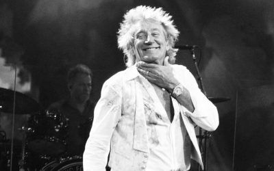 Rod Stewart critica a los ‘tories’ británicos y se ofrece para ayudar a la sanidad pública
