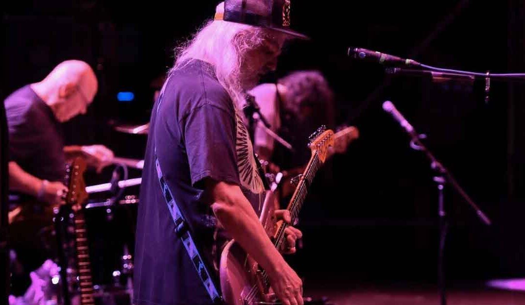 Azkena Rock Fest 2025 comenzó con buen tiempo en Vitoria Gasteiz y mucha nostalgia rockera