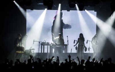 Conciertos en La Riviera: la electrónica de Baiuca se gana Madrid con bailes y sonidos primigenios gallegos