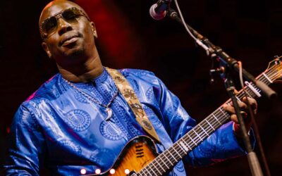 El hipnótico blues del Sahara llega a España de la mano de Vieux Farka Touré